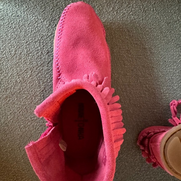 Minnetonka Pink Fringed Suede Booties - Picture 3 of 7